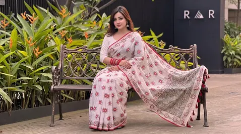 শাড়ি : 🌸বুনোফুল  🌸